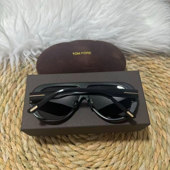 Tom Ford - Picture 5 of 5